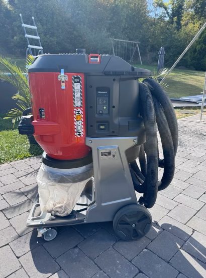 Staubsauger Profi H Klasse von Husqvarna DE120